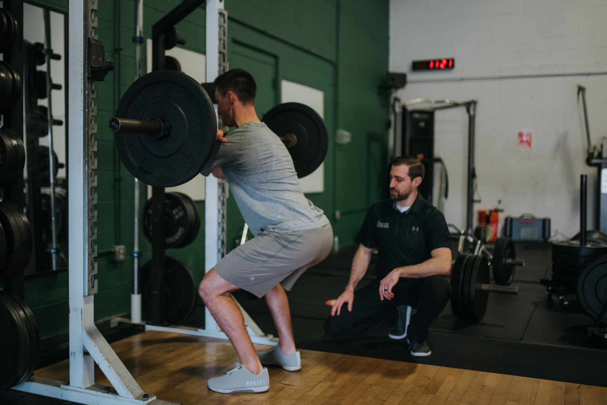THE ULTIMATE GUIDE TO GETTING OUT OF KNEE PAIN AND BACK TO SQUATTING ...